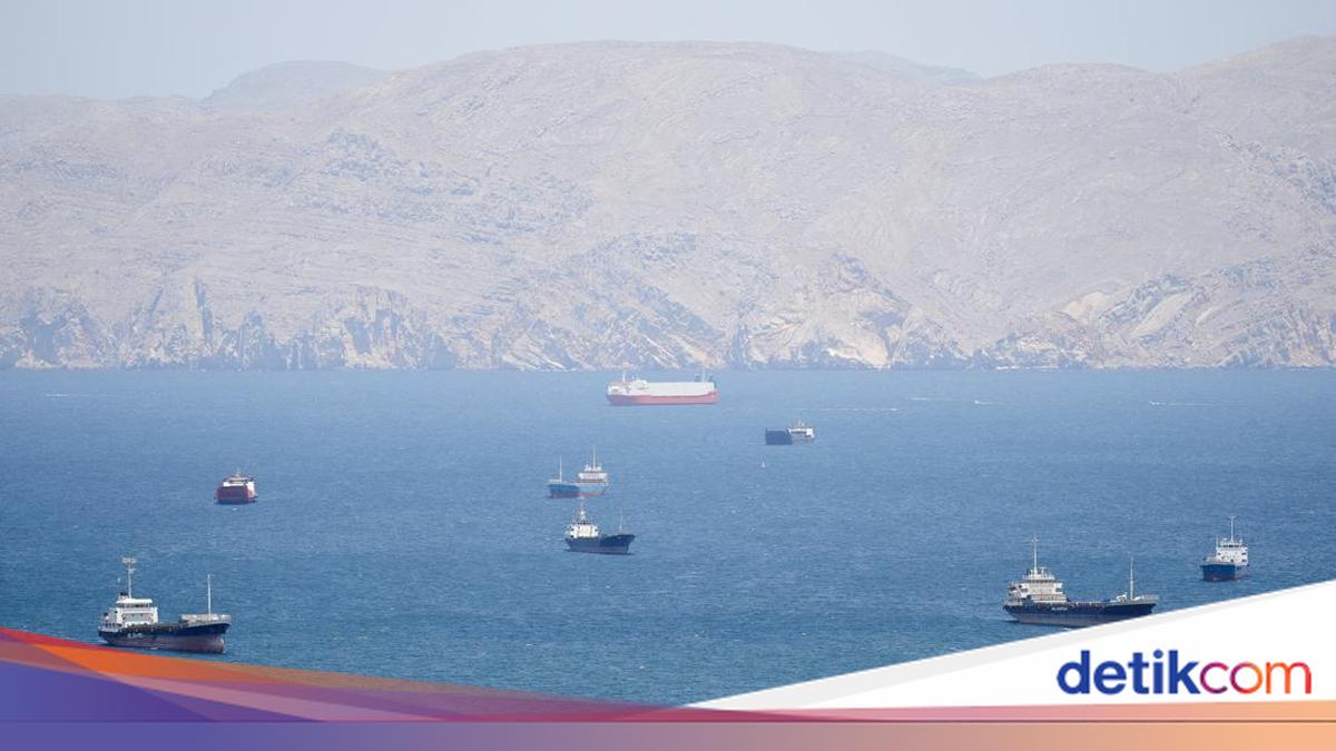 Iran's Demand: Pay for Internet Cables Passed Through the Strait of Hormuz