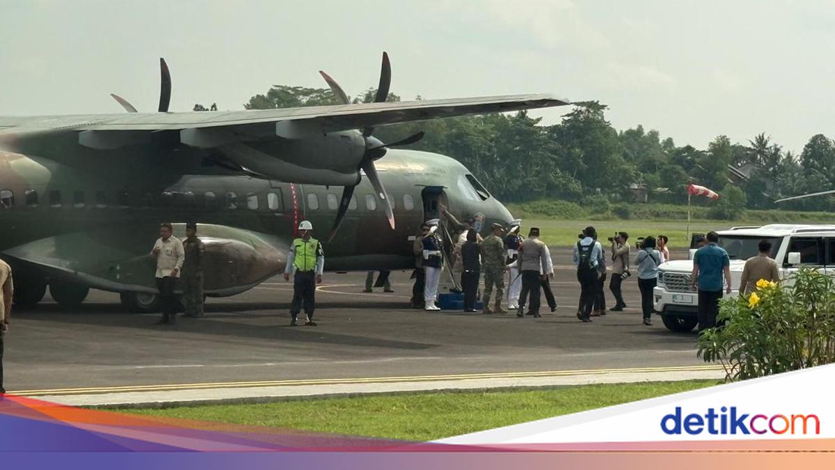 Prabowo Kembali ke Jakarta Usai Groundbreaking 13 Proyek Hilirisasi di Cilacap
