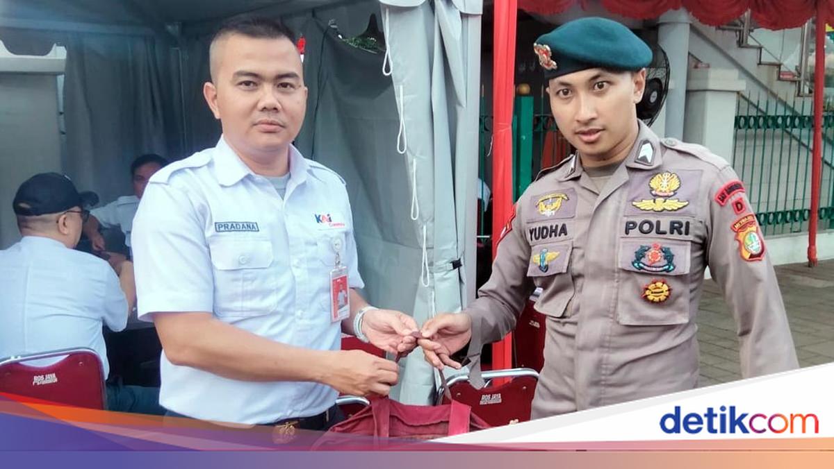 HP hingga Tas Tertinggal di KRL yang Tabrakan di Bekasi Timur, Ini Cara Ambilnya