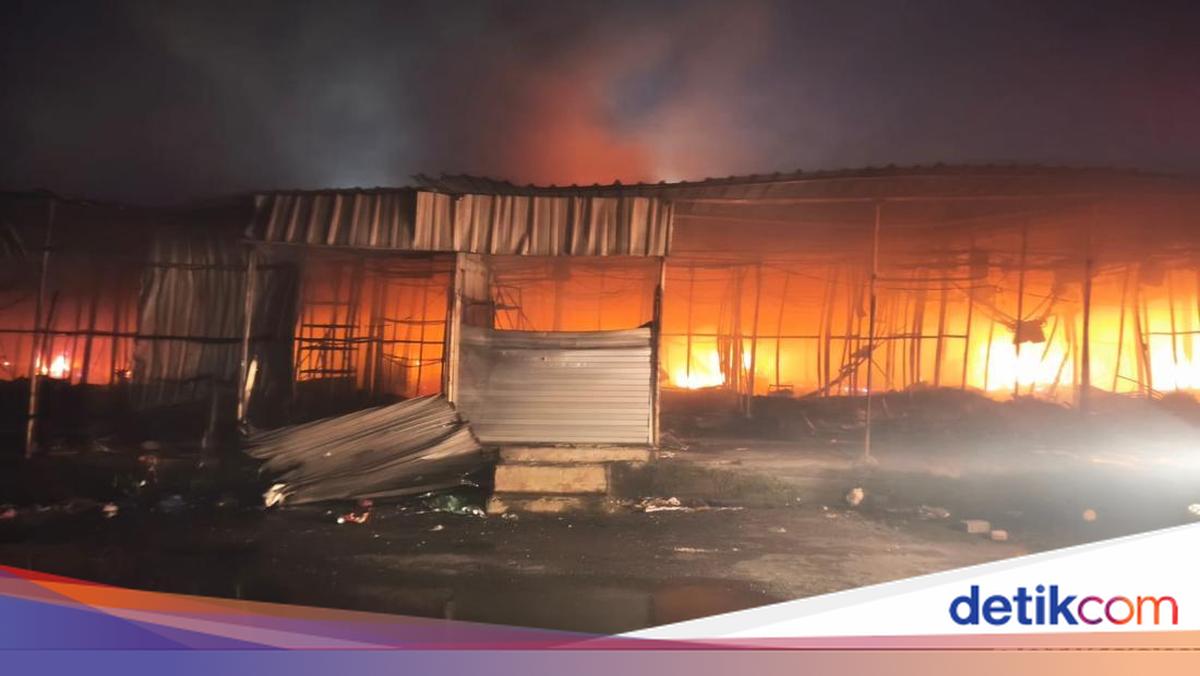 Pasar Kanjengan Semarang Terbakar Hebat, 480 Kios Hangus