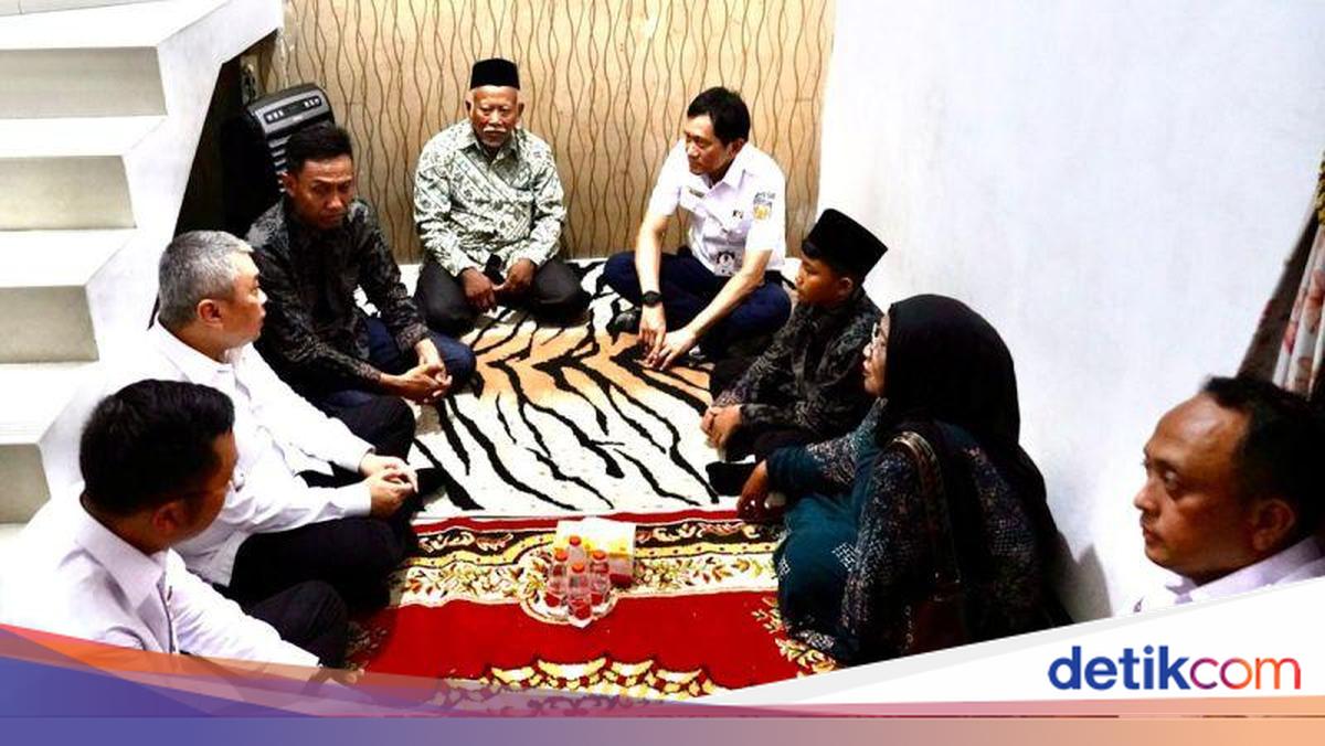 Menhub dan Dirut KAI Takziah ke Rumah Nurlaela-Nur Ainia Korban Kecelakaan KA