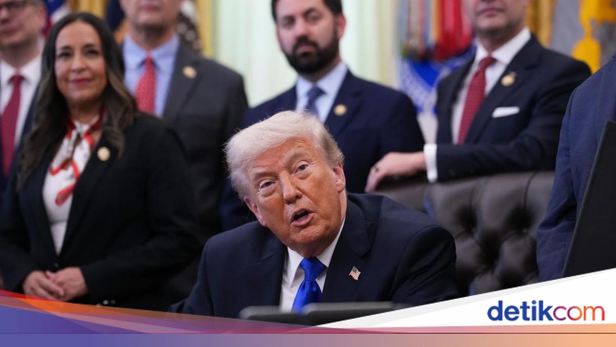 Trump Ancam Naikkan Tarif Impor Mobil Eropa Jadi 25%