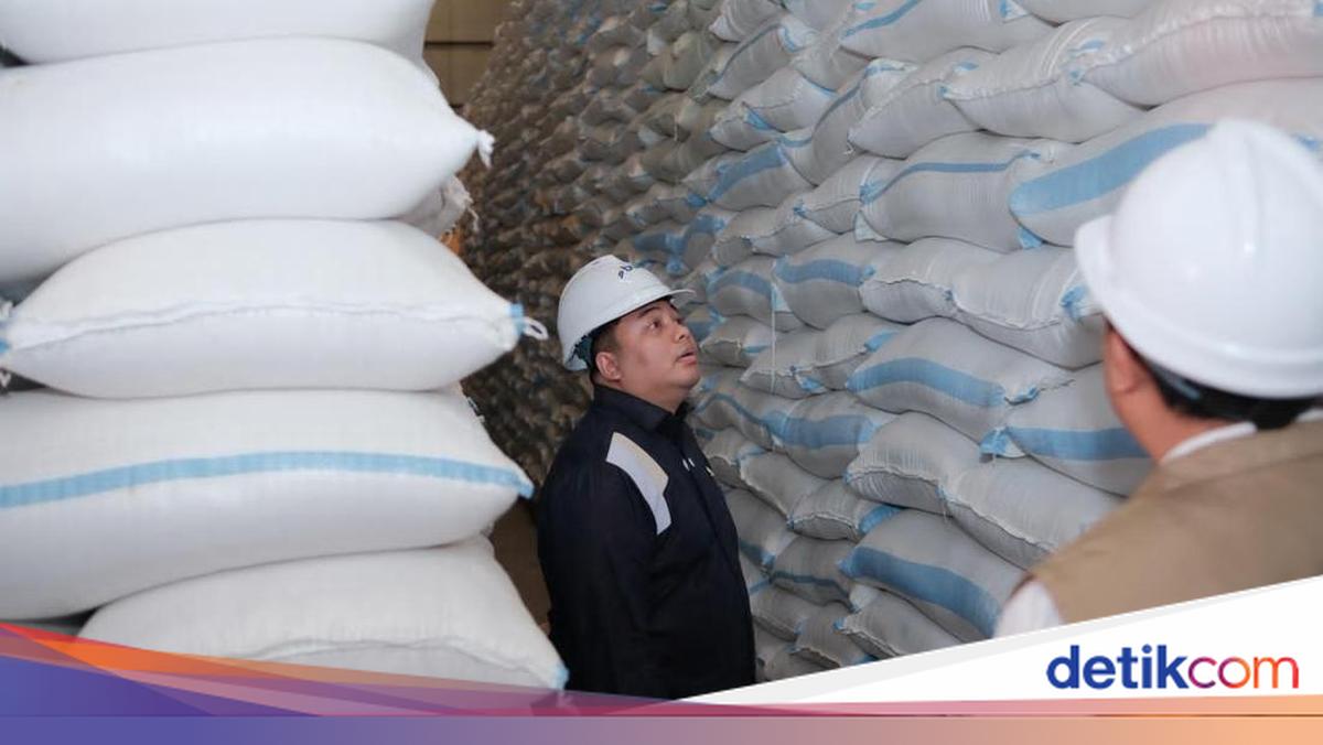 Pastikan Stok Beras Aman, Legislator Gerindra Tinjau Gudang Bulog Lumajang
