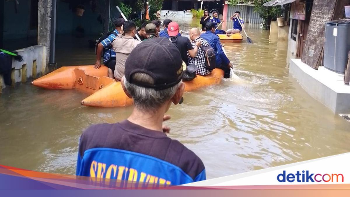 Cipondoh Tangerang Banjir 1,4 Meter, 60 Keluarga Mengungsi