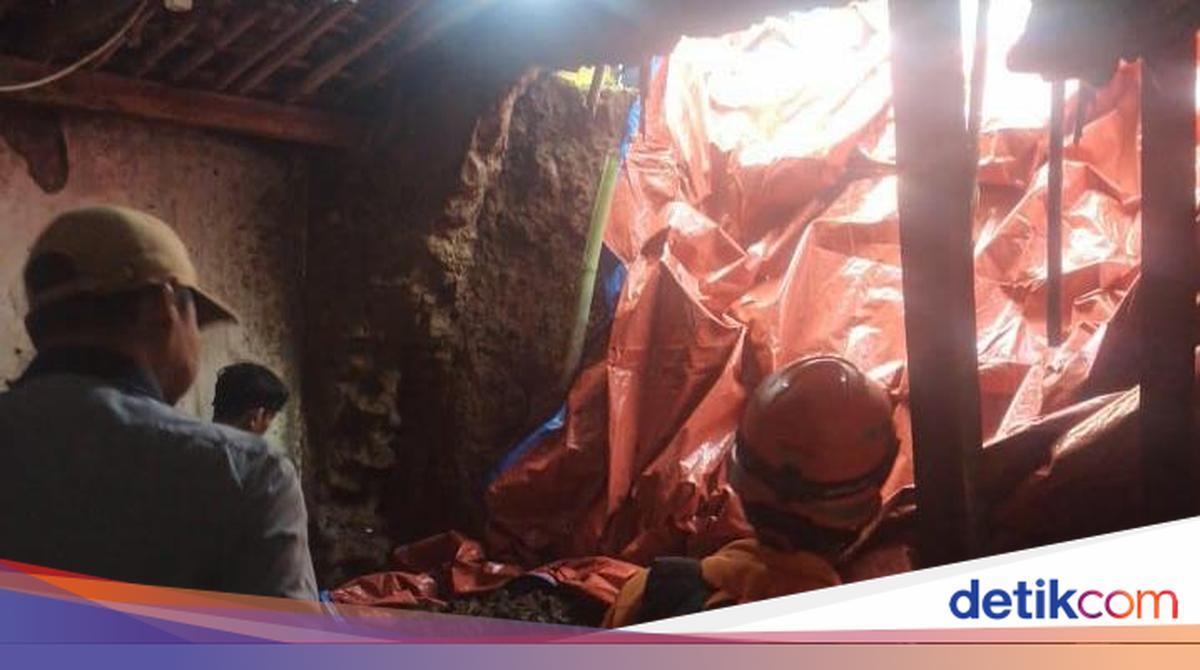 2 Rumah di Dramaga Bogor Tertimpa Longsor Imbas Hujan Deras