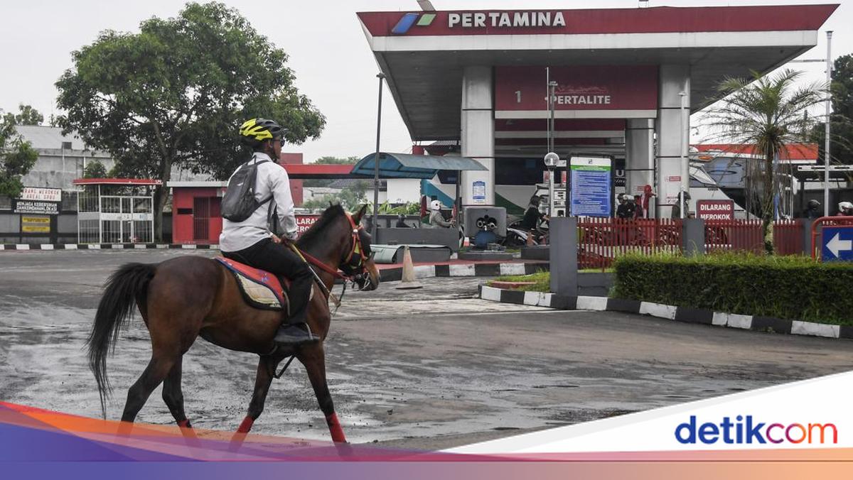 Aksi Unik ASN Tasikmalaya ke Kantor Naik Kuda, Dorong Efisiensi BBM