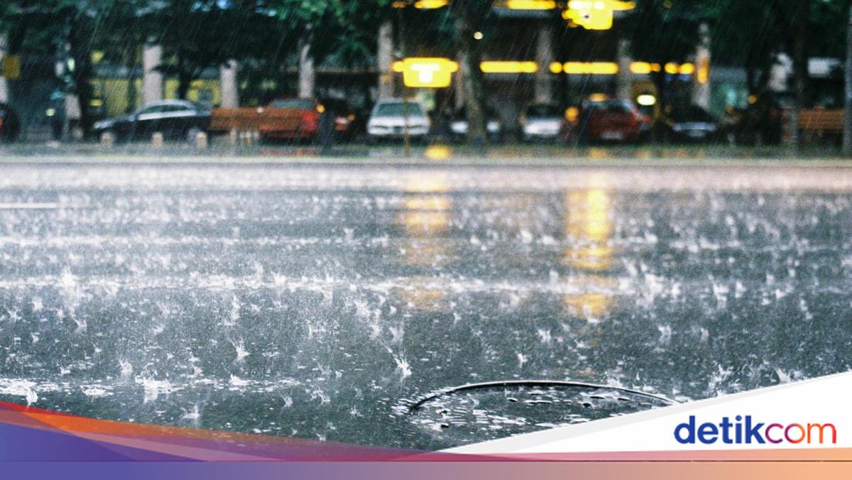 BMKG Perkirakan Awal Musim Hujan Jawa Timur Mundur hingga Desember