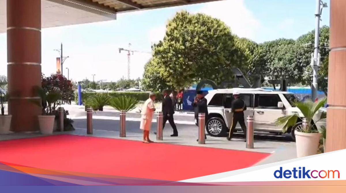 Momen Prabowo Naik Maung Hadiri Pembukaan KTT ke-48 ASEAN di Filipina
