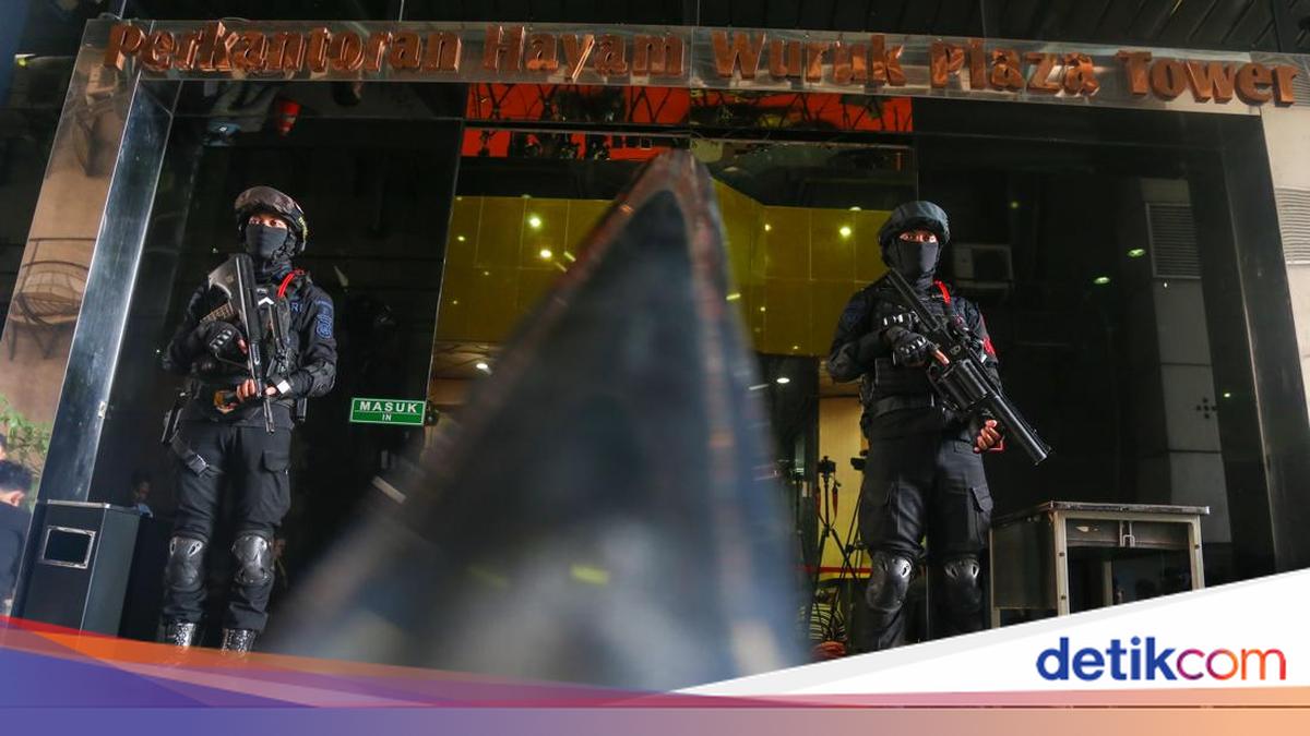 Polri Sita Brankas hingga Uang Berbagai Negara dari Markas Judol di Hayam Wuruk