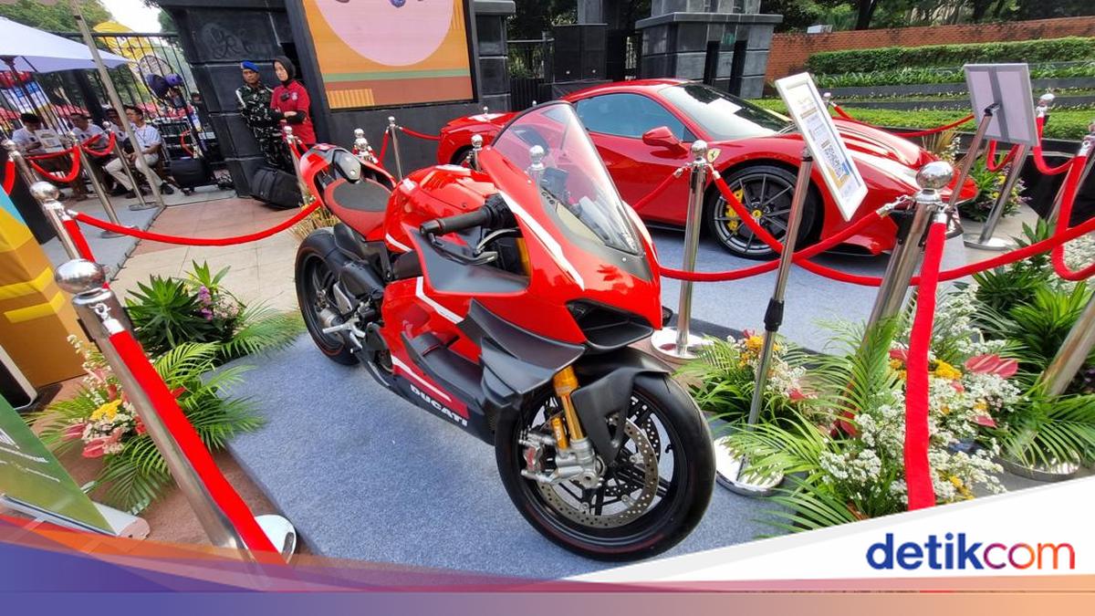 Kejagung Pamerkan Aset Rampasan di CFD, Bidik Rp 100 Miliar