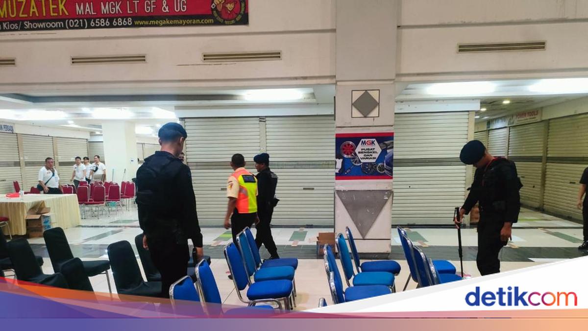 Pastikan Ibadah Waisak Aman, Brimob Polda Metro Sterilisasi di MGK Kemayoran