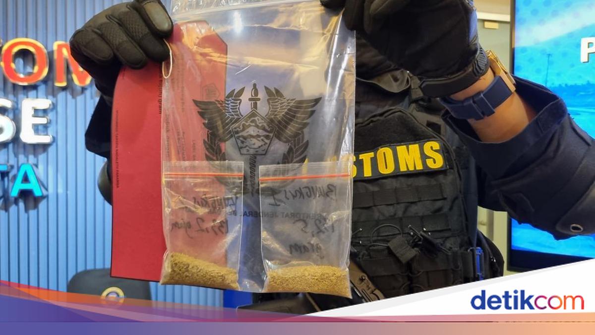 Aksi Pria India Umpetin Butiran Emas di Popok Ketahuan di Bandara