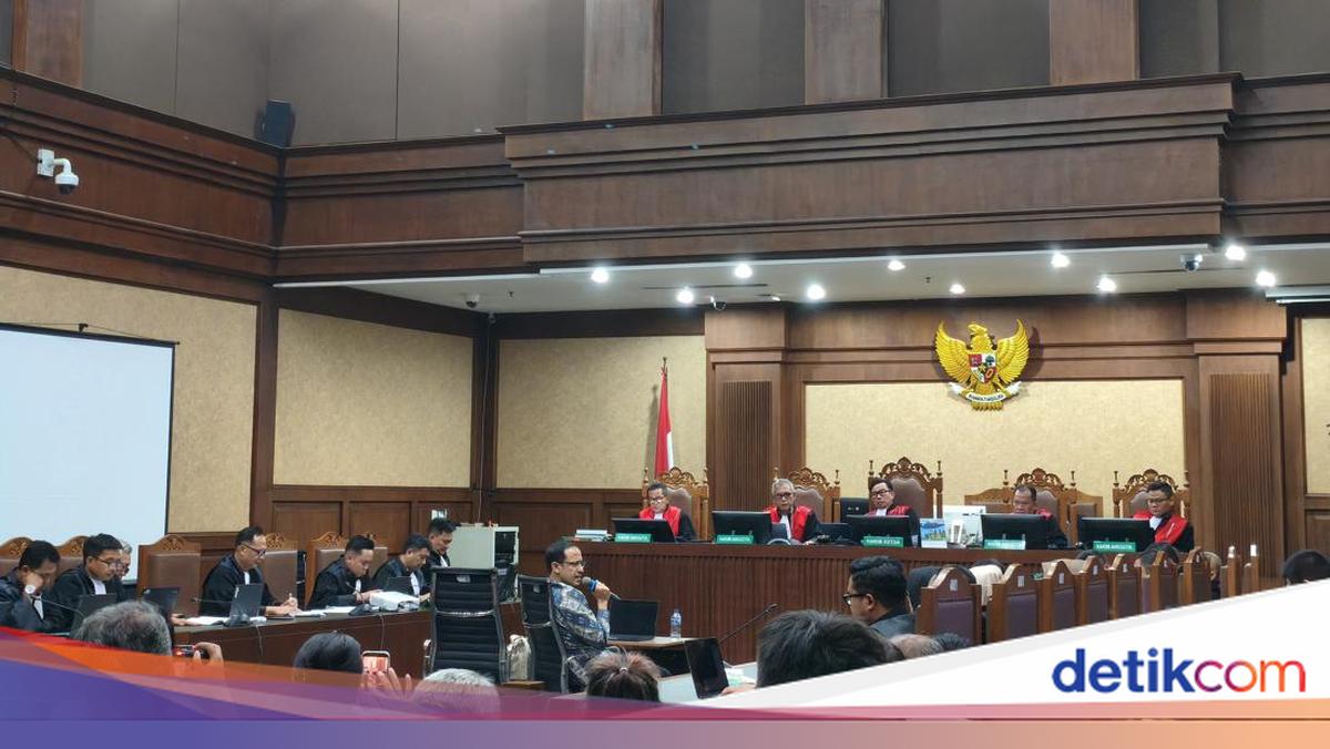 Jaksa Protes Pertanyaan Tak Relevan, Pengacara Nadiem: Izin Ketawa Majelis