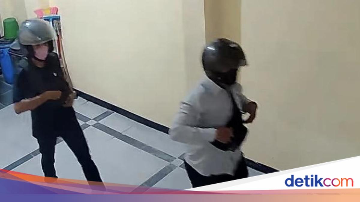 Viral Komplotan Maling Bersenpi di Depok Kepergok Curi Motor di Indekos