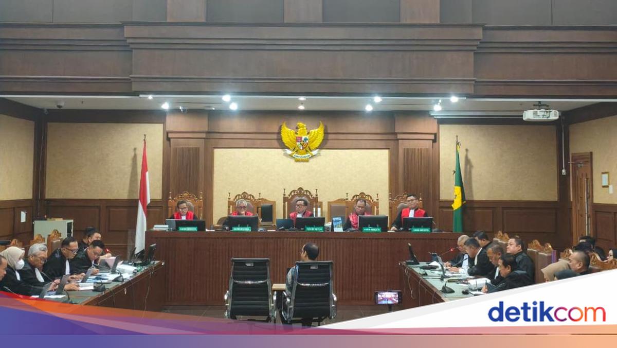 Nadiem Jelaskan Alasan Membawa Tim Teknologi dari Luar Kemendikbudristek