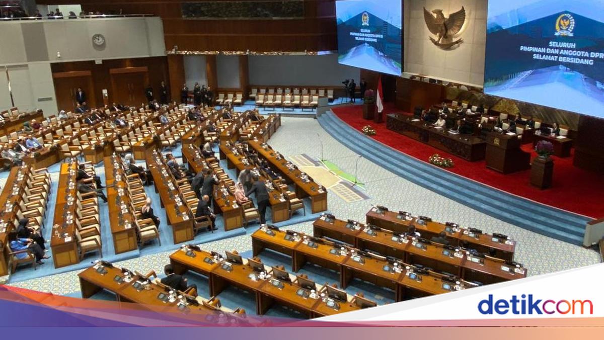 292 Anggota DPR Hadiri Pembukaan Masa Sidang, Tetapkan Pengganti Adies Kadir