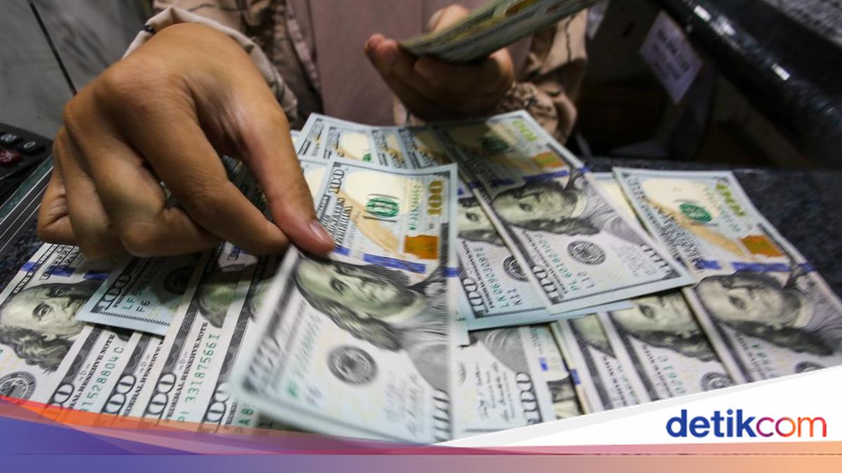 Dolar AS Tembus Rp17.949, Rupiah Tertekan Multi-Faktor