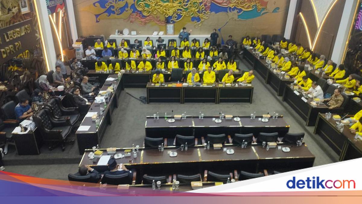 Baleg DPR Bahas Nasib RUU Perampasan Aset Bersama Mahasiswa