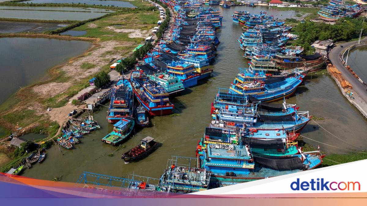 Biaya Solar Melambung, Kapal Nelayan Banyak Bersandar