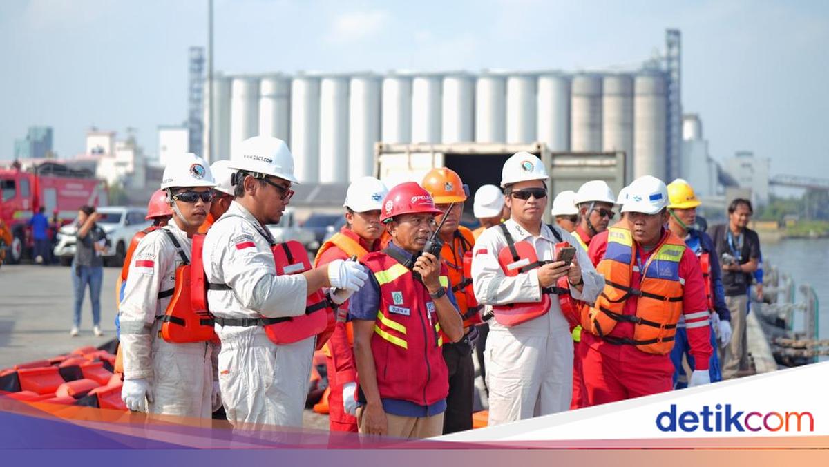 Begini Penanganan Minyak Tumpah di Kawasan Pelabuhan