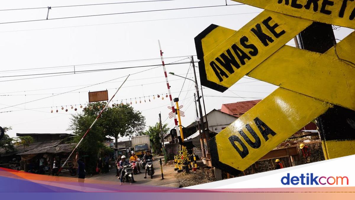 Pemotor Mabuk lalu Ngamuk Rusak Palang KA di Sleman