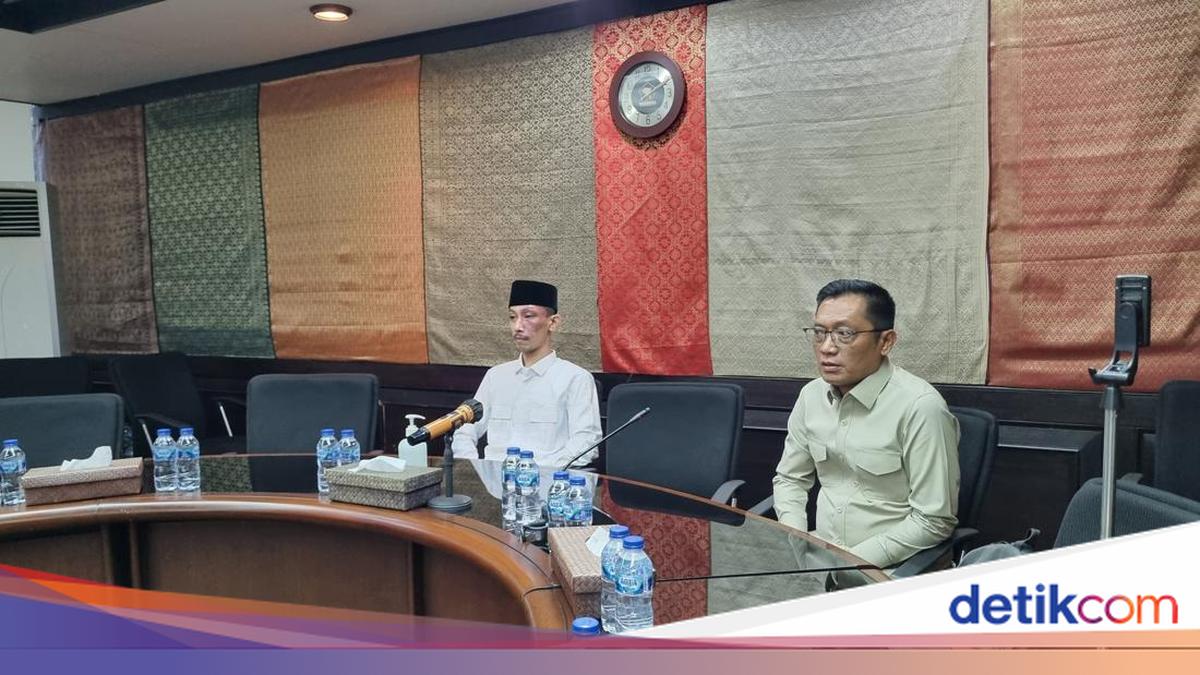 Gerindra Sanksi Teguran Keras Anggota DPRD Jember Merokok dan Ngegame Saat Rapat