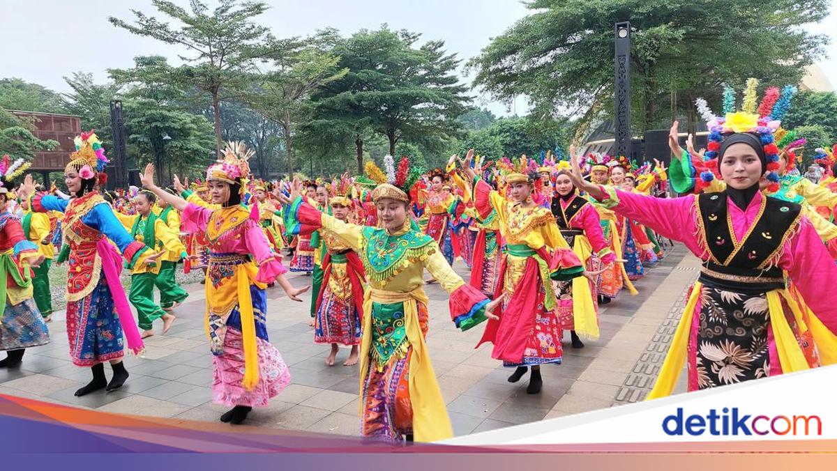 Memukau..., Aksi 1.500 Penari Ondel-ondel Berlenggak-lenggok di TMII