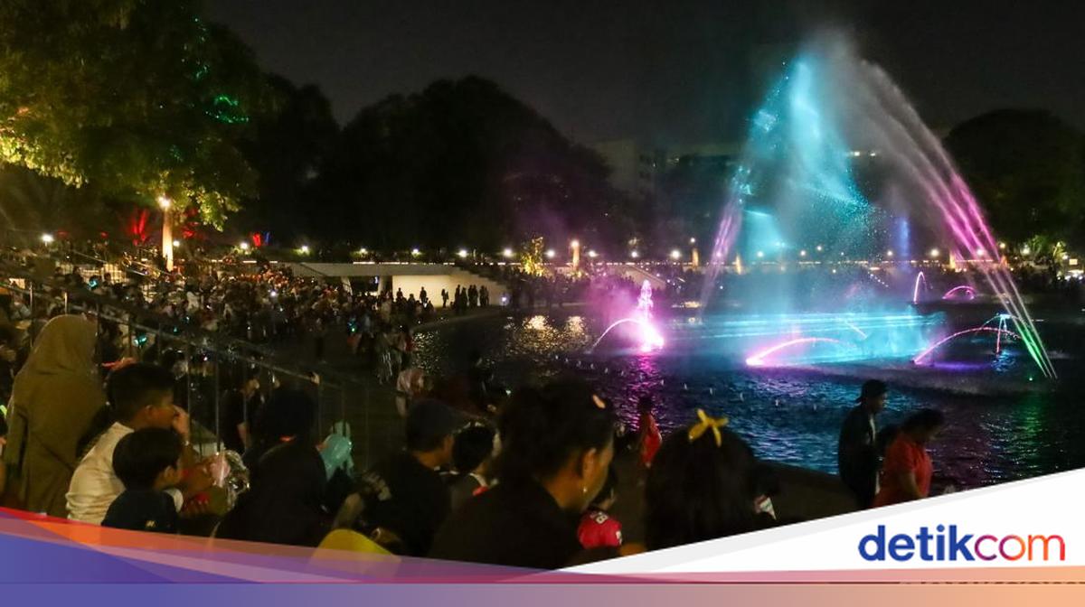 Air Mancur Menari Lapangan Banteng Jadi Penutup Akhir Pekan Favorit Warga