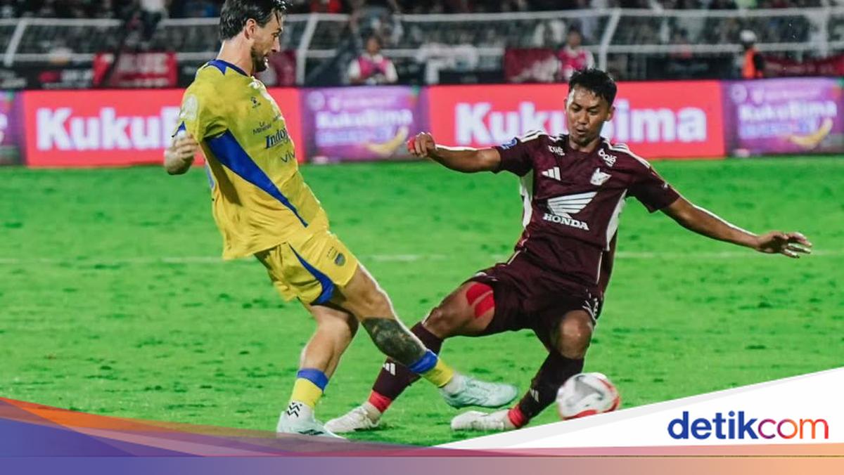 Persib Bandung Dominates PSM Makassar: 2-Point Lead in Super League, Dramatic Victory at BJ Habibie Stadium