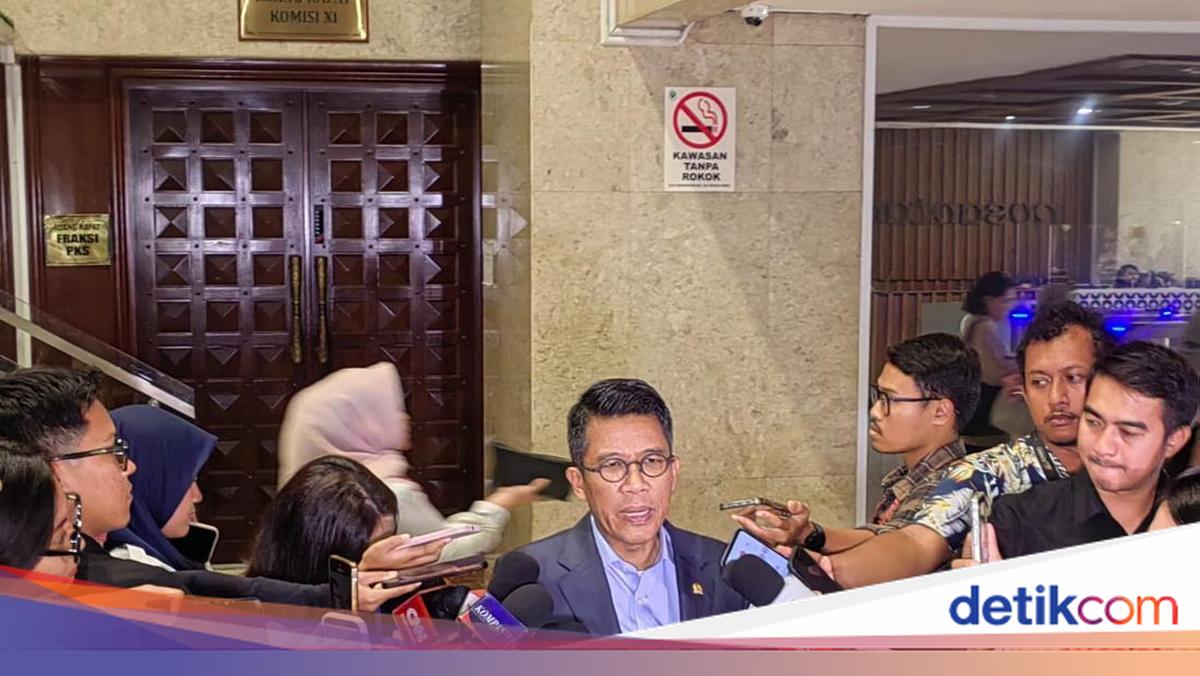 Ketua Komisi XI DPR Respons Prabowo Sebut Orang Desa Tak Pakai Dolar
