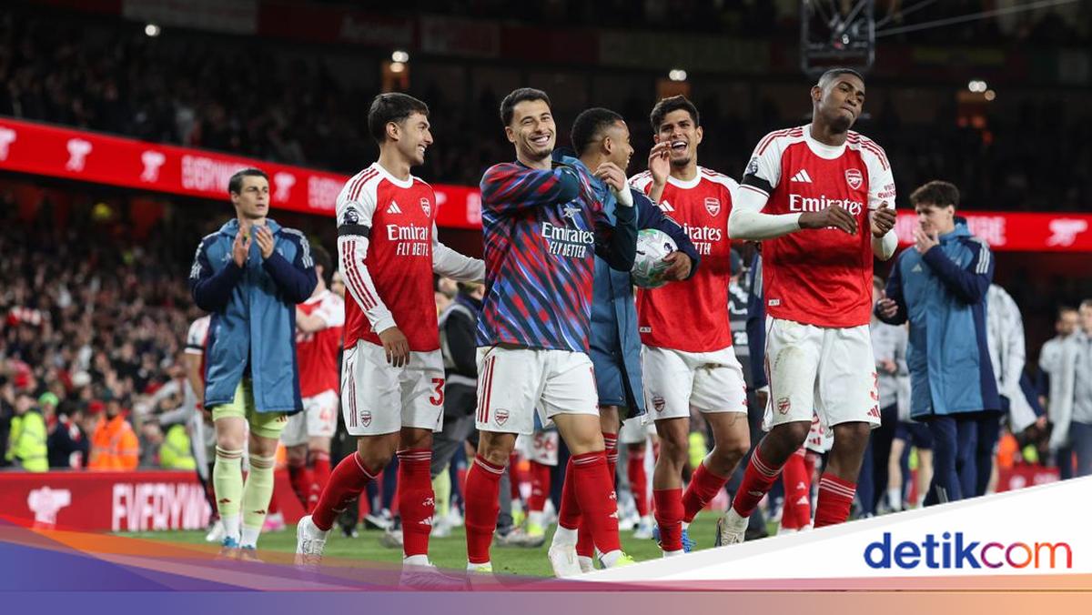 Arsenal Juara Premier League, Anak David Beckham Ledek Man City