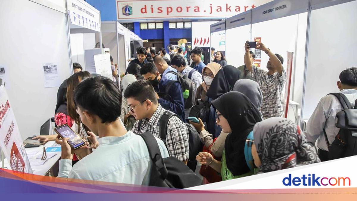 Pelamar Serbu Job Fair, Berebut Asa di Tengah Sulitnya Cari Kerja