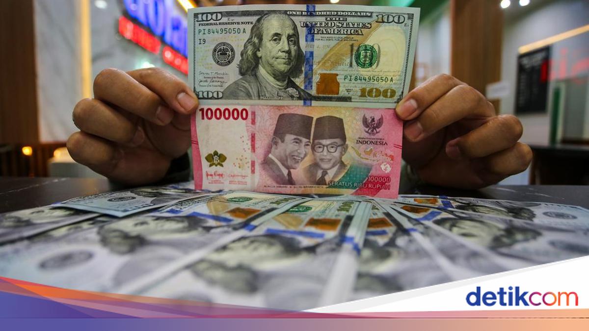 Rupiah Kian Terpuruk, Dolar AS Dekati Rp18.000