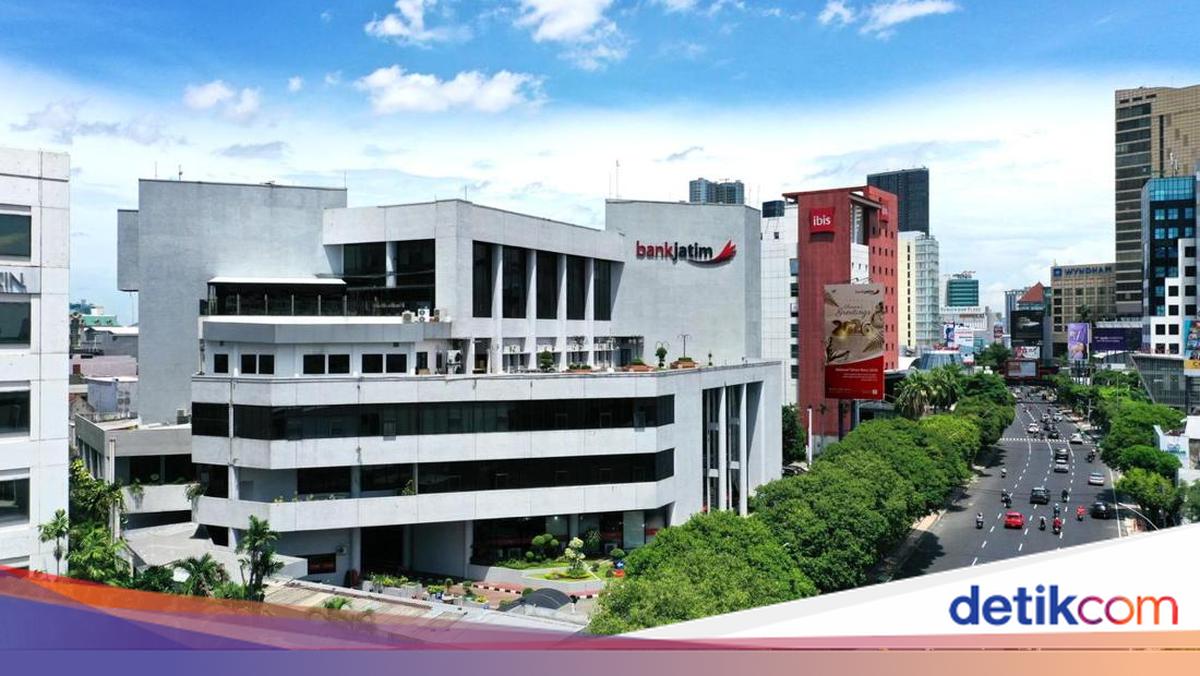 Optimis Kinerja Moncer, Jajaran Direksi Bank Jatim Kompak Borong Saham