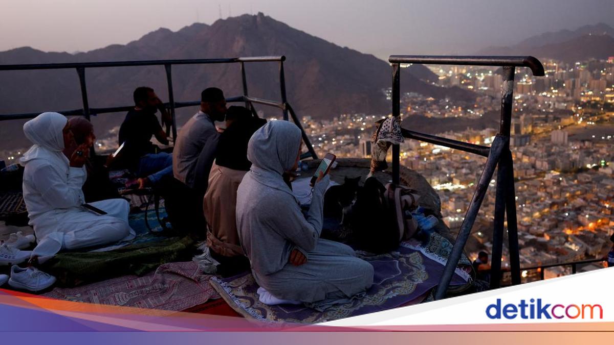 Gunung Al-Noor Jadi Destinasi Spiritual Favorit Jelang Ibadah Haji