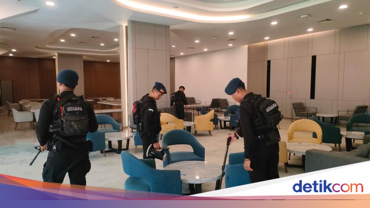 Gegana Brimob Sterilisasi JIS Jelang Laga Persija Vs Semen Padang