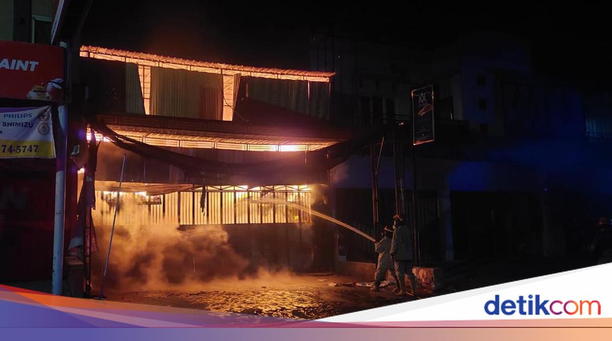 Lansia di Jombang Bakar Toko Grosir karena Sakit Hati Diusir Pemilik