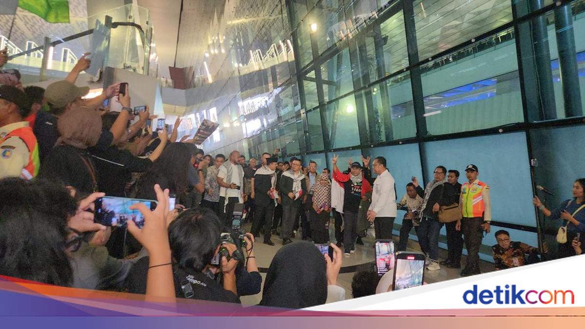 9 WNI Relawan Global Sumud Flotilla yang Ditangkap Israel Tiba di RI