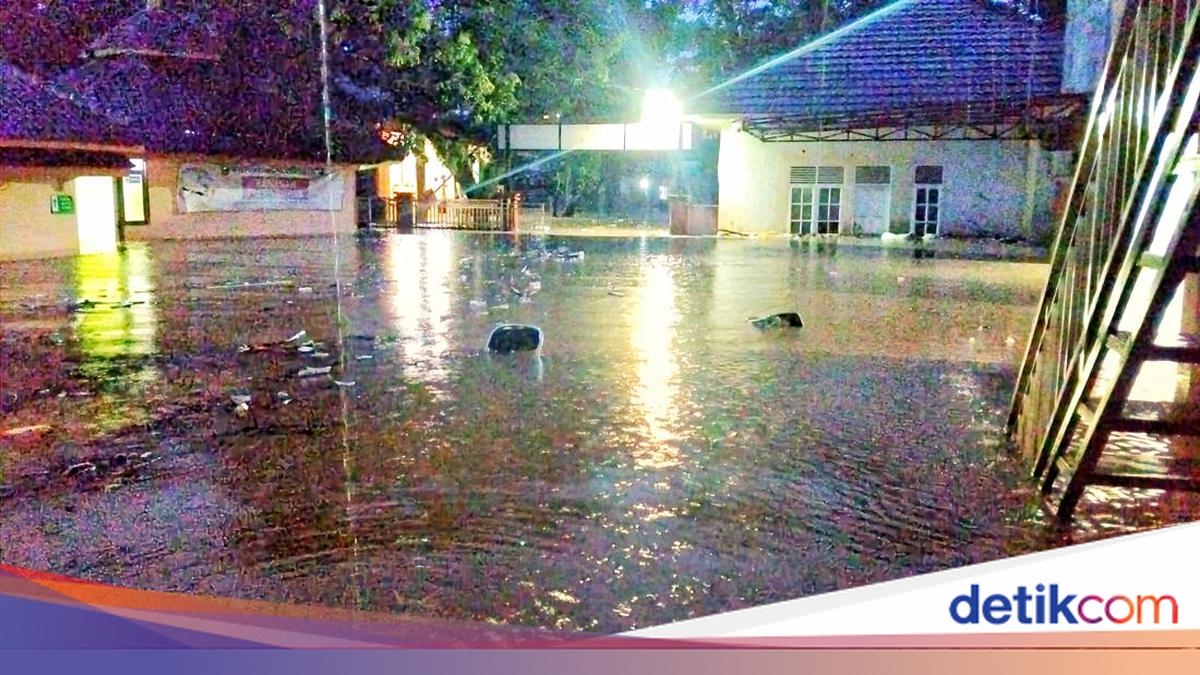 Diguyur Hujan Deras, Pasar dan Puskesmas di Palabuhanratu Terendam Banjir