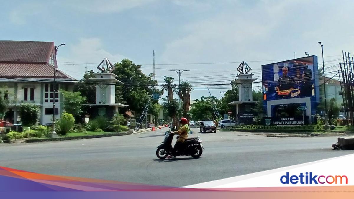 Viral 2 ASN Disdik Pasuruan Mesum dalam Mobil yang Parkir di Pemkab