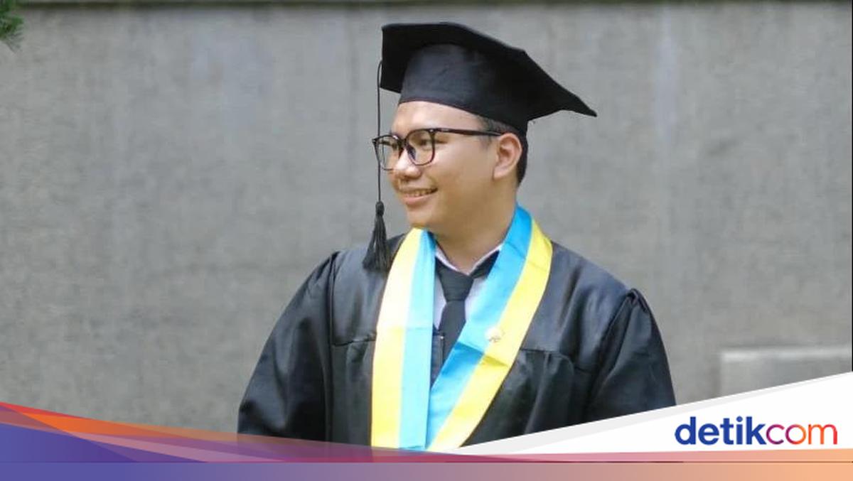 Perjuangan Revan Lulusan Sarjana Terapan UGM Raih IPK Tertinggi 3,92