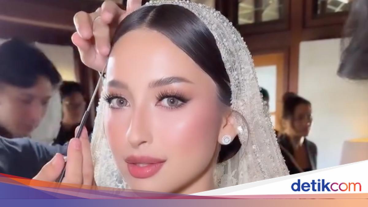 Jennifer Coppen Cantik di Pengajian Jelang Pernikahan, Tampil Elegan Seperti Barbie