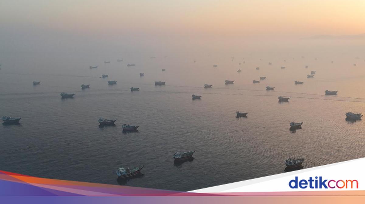 Jantung Energi Dunia Terpantau Dari Udara, Kapal-kapal Penuhi Selat Hormuz