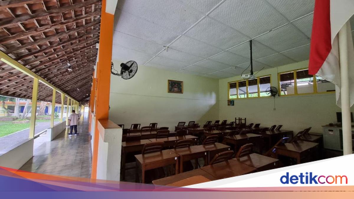 Melihat Kelas 'Kandang Kuda' SMA De Britto dan Cerita di Baliknya