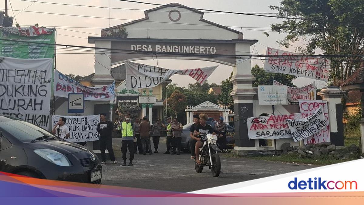 Ramai Warga Geruduk Balai Desa Bangunkerto Sleman, Ada Apa?
