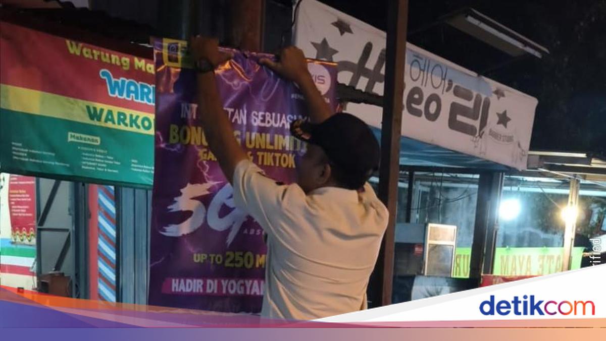 Jalan Terjal Menyapu Sampah Visual Jogja, Reklame Ilegal Tak Ada Jera