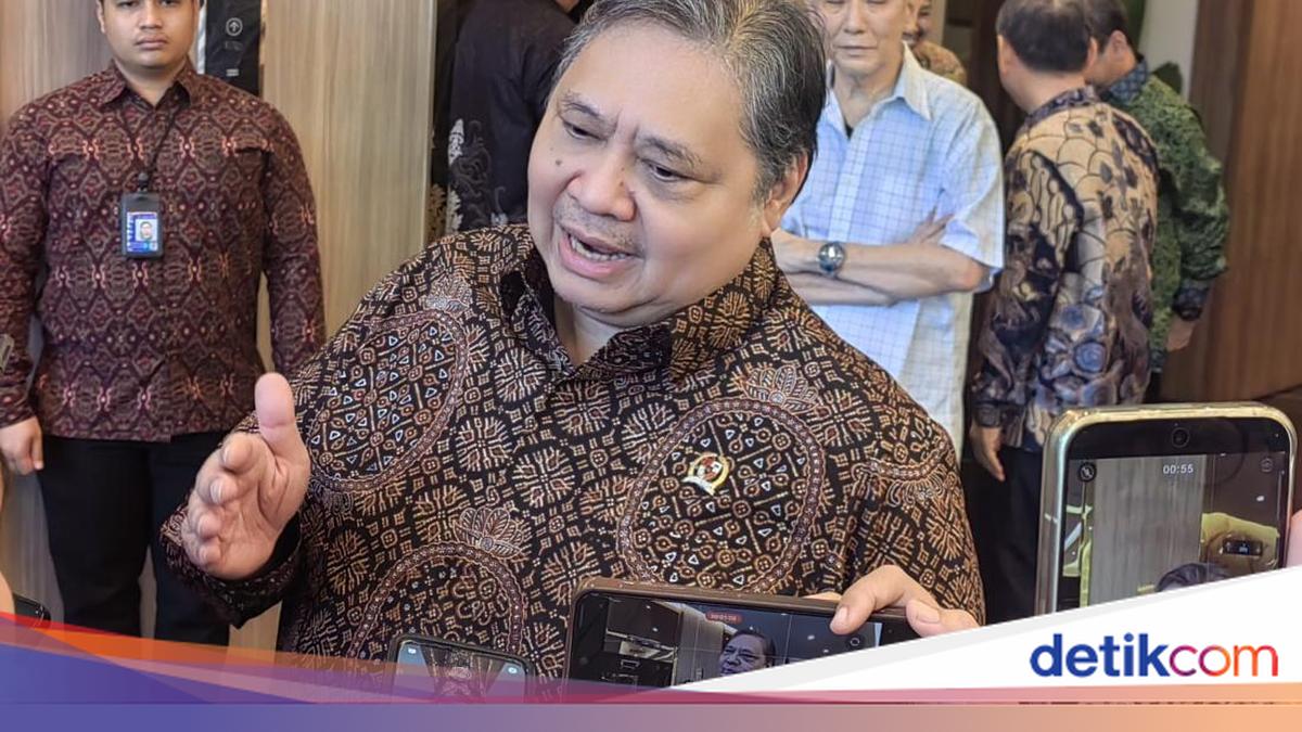 Airlangga Minta PMK Bea Masuk 0% Bahan Baku Plastik