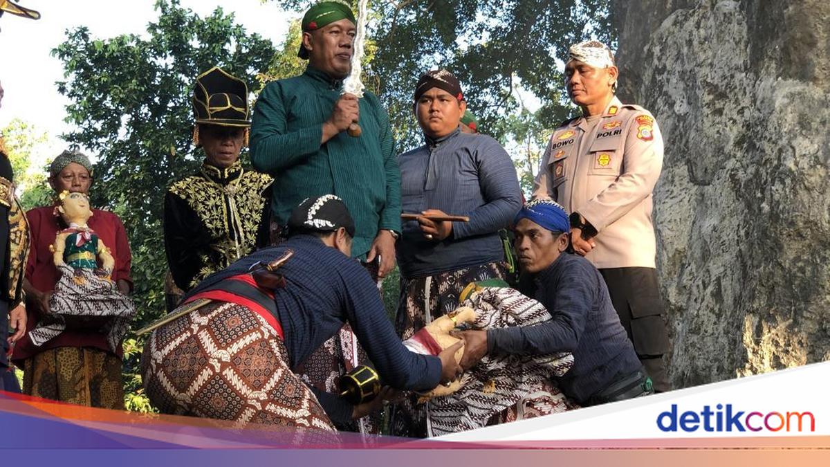 Sakralnya Prosesi Puncak Saparan Bekakak Ambarketawang