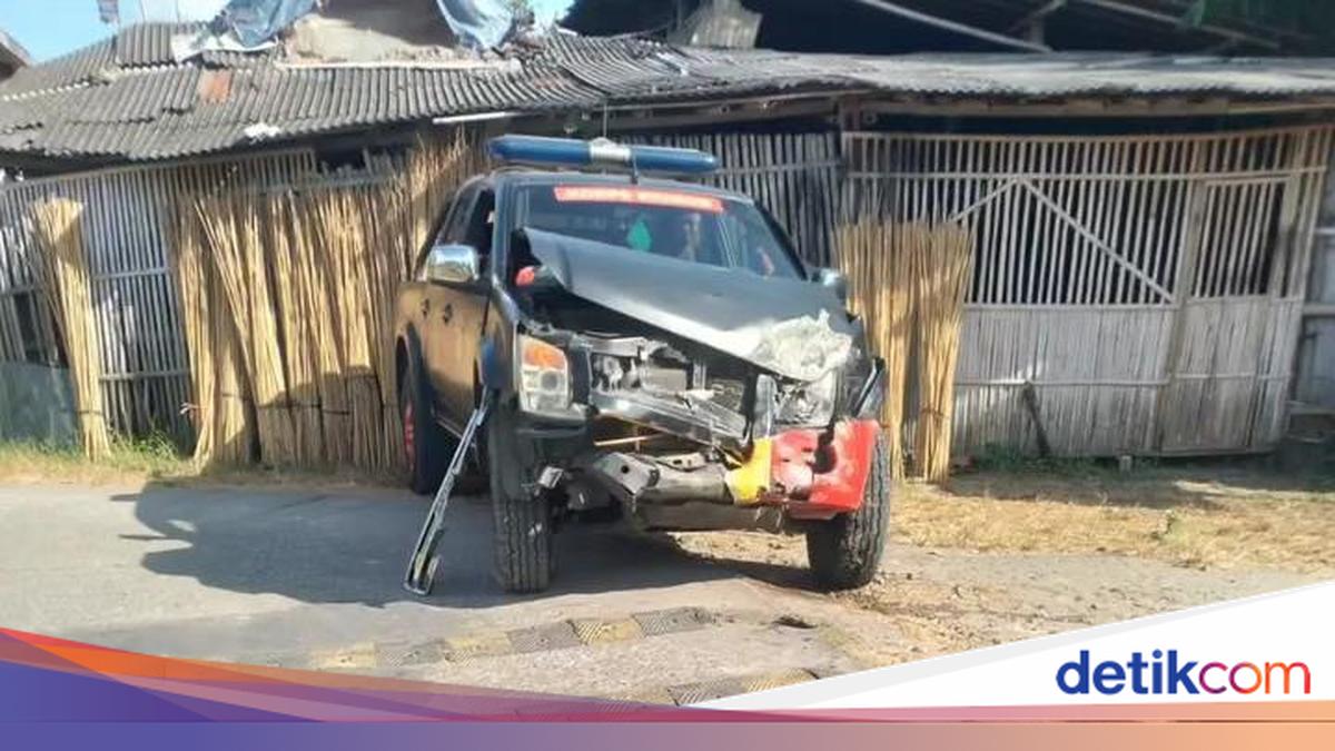 Mobil Polisi Ringsek Tertabrak KA di Perlintasan Tapen Bantul