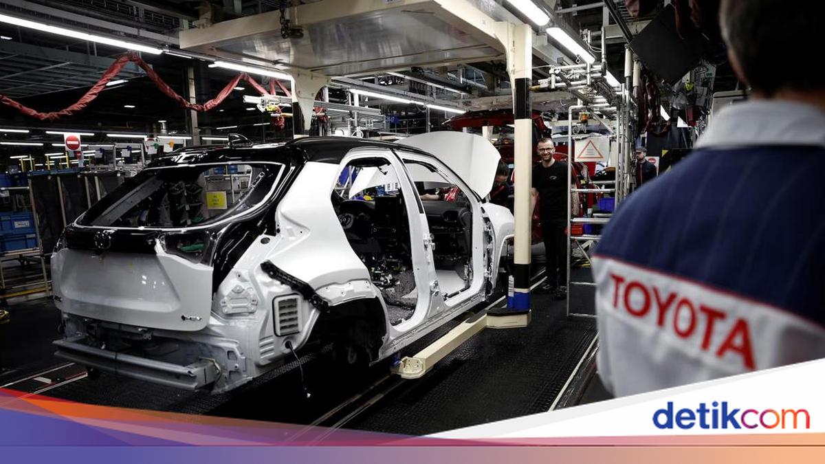 Toyota Yakin Robot Tak Bisa Gantikan Manusia di Pabrik Mobil